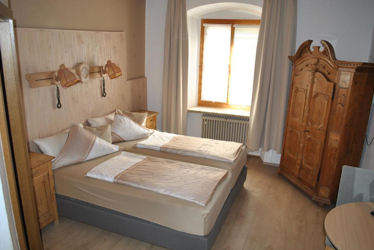 Hotel-Pension Schwarzer Adler Nabburg Bagian luar foto